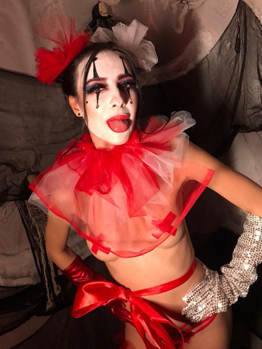 Only a few days left to vote for my @pornhub Halloween vid😘Pls support😘https://t.co/jnBwLxhmqJ @BabesPromo_2<a class="tags" href="/tag/pornhub">@pornhub</a>