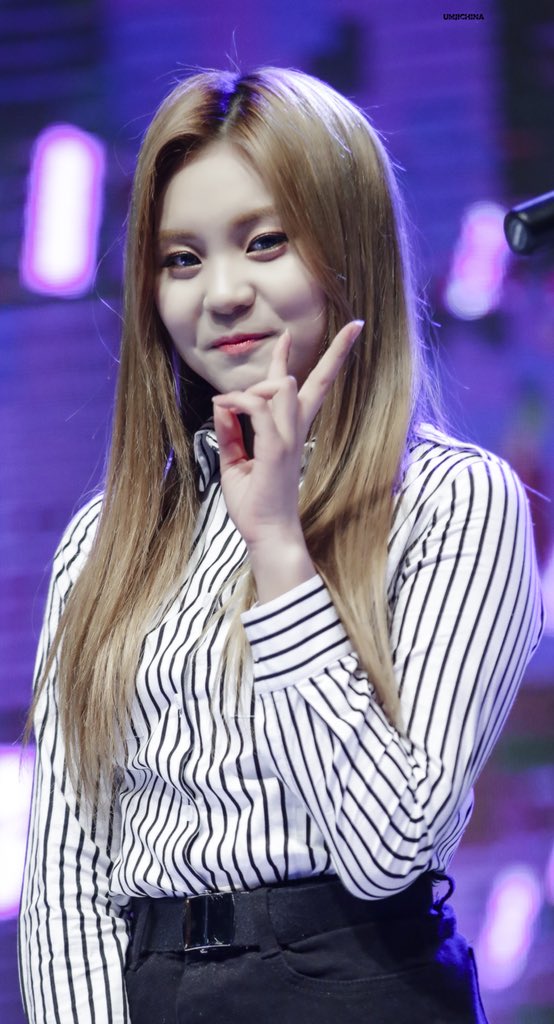 UmjiChina's tweet photo. 엄지
#여자친구 #GFRIEND 
#엄지 #UMJI
@GFRDofficial https://t.co/wQKIXsrXtt
