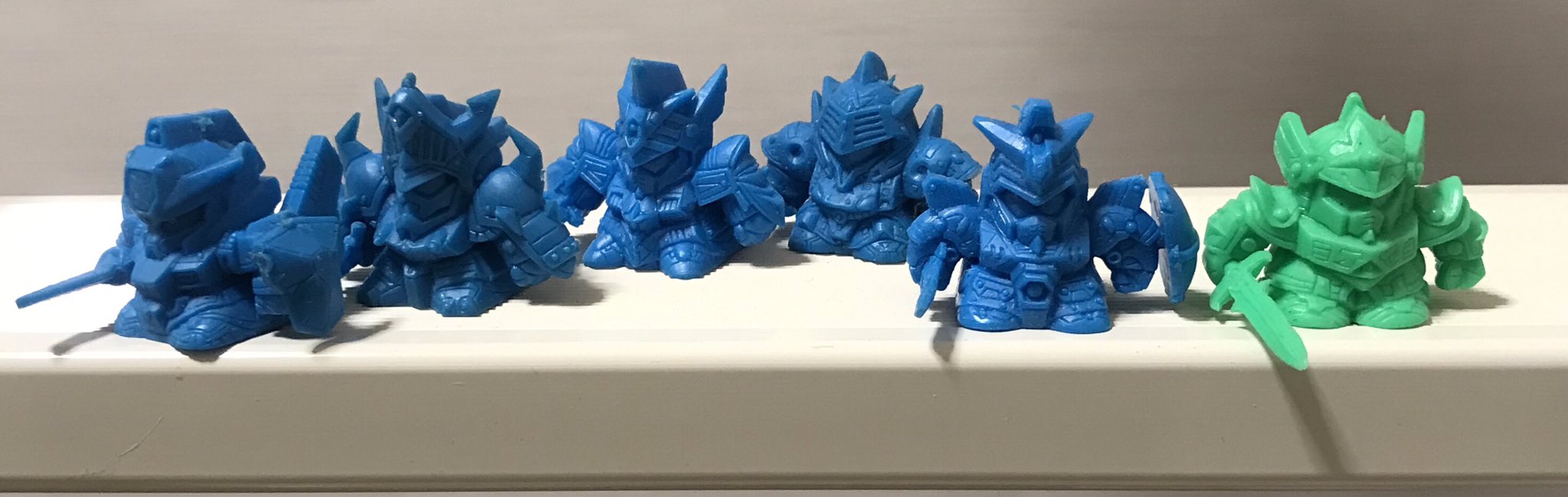 ガン消し νガンダム 蓄光 映画館前売券特典! ガン消し 一番高い 逆襲のシャア映画特典 ガン消し 当時物 ν