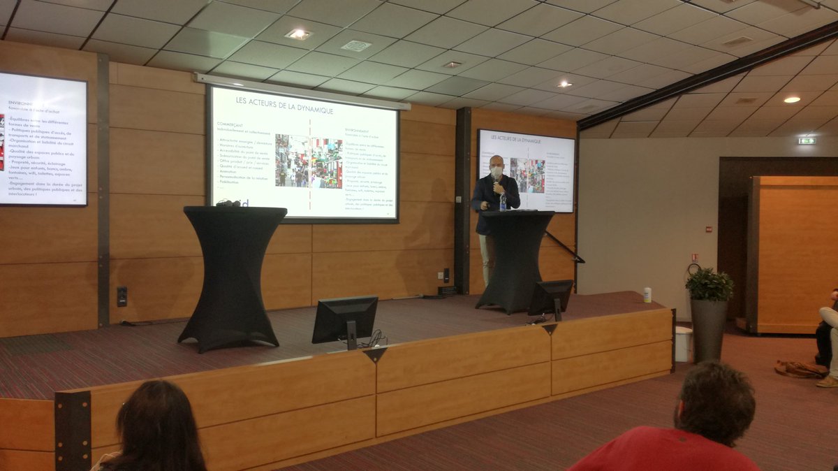 YohannVerdon's tweet photo. Tous ensemble pour notre commerce : élus collectivités / commerçants.
Intervention de @ArnoErnst  @AIDObservatoire  à la @ccivendee https://t.co/zT2tIiy9Yq