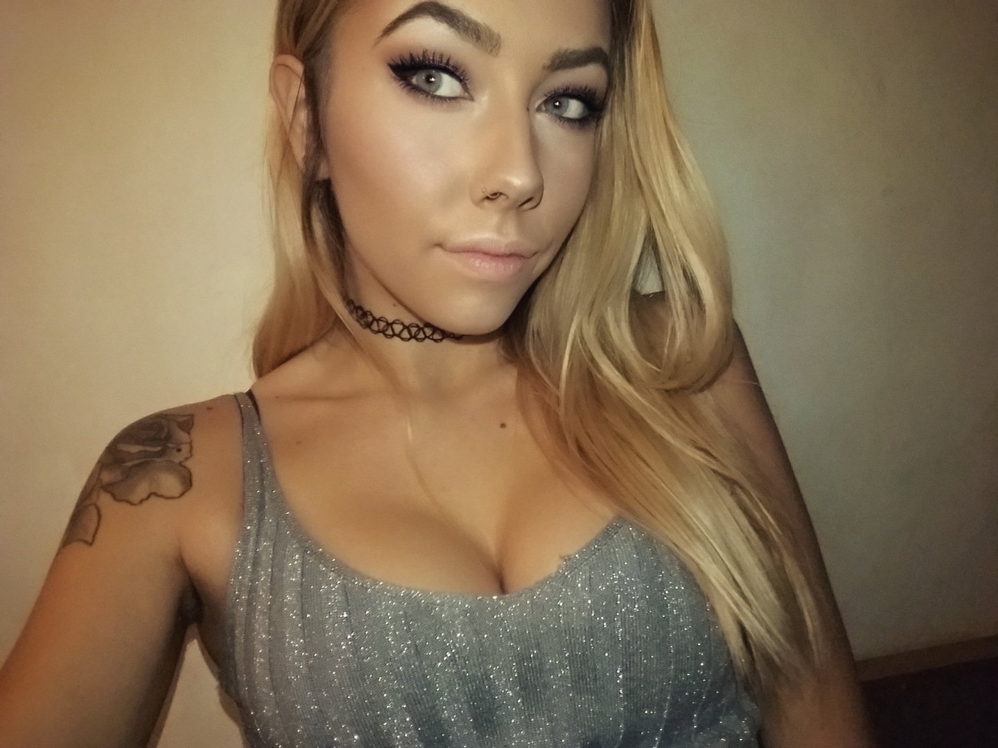 2 pic. Hey babes🌹 Check out my nudes🔞 https://t.co/DPnvZuMG1m Lets keep eachother warm now🔥🔥 https://t.co/QxbYXFskn2