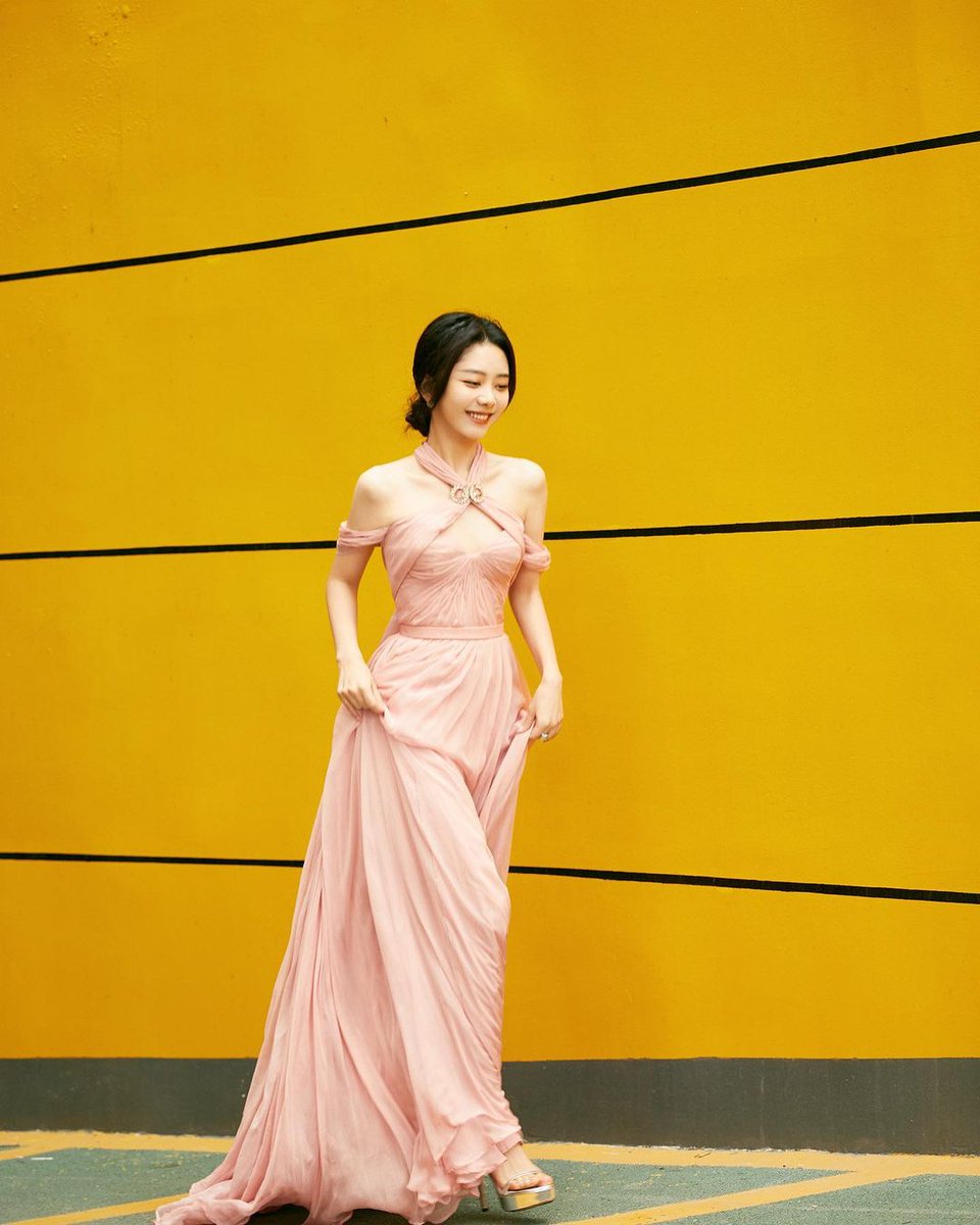 tansongyun_ph's tweet photo. [ 101920 ]
Tan Song Yun Instagram Update!!🌸💛

capt:
"@reemjuan 💃 "

#TanSongYun #SevenTan #谭松韵 https://t.co/fjrv1eOSRH