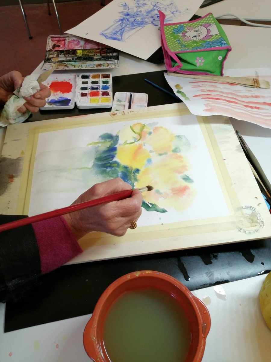 IstitutoB's tweet photo. Dal nostro laboratorio di acquerello di ieri organizzato in occasione di Floralia per Santo Spirito 2020 con la docenza di Natus Rodríguez Taján

Autentiche macchie di bellezza e di colore dentro le nostre aule!

Guardate... 💐 🌷 🌹 https://t.co/rBxRolySa7