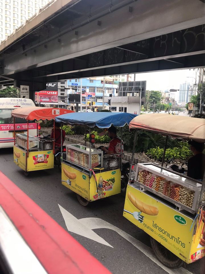 weangam's tweet photo. มึงงงงงงงมันไม่ใช่เรื่องบังเอิญ #ม็อบ19ตุลา https://t.co/cEoZb1uMjT