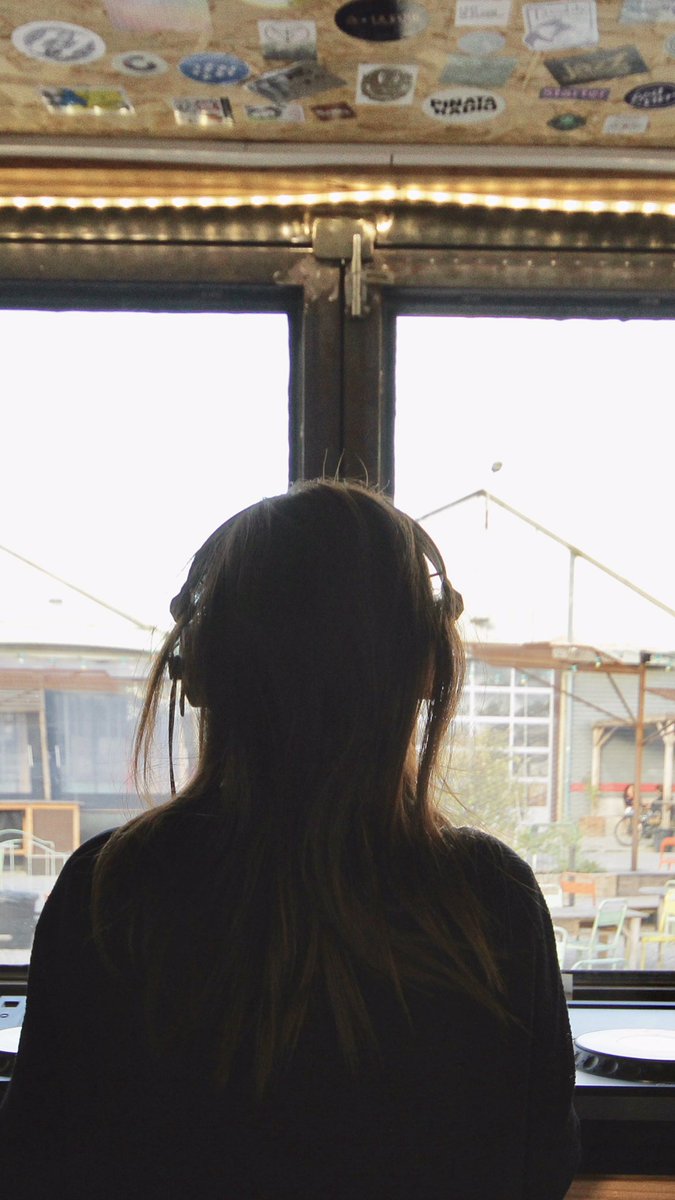 🎧 New SET à l'heure du thé pour Piñata Radio ! UK finest selection featuring music from Daniel Avery, Lone, Bicep, Kelly Lee Owens, Ghost Culture, Dj Boring, Overmono, Joshua James, Romare, Bonobo &amp; Teed, Boards Of Canada...
Enjoy xx mixcloud.com/pinataradio/fi…