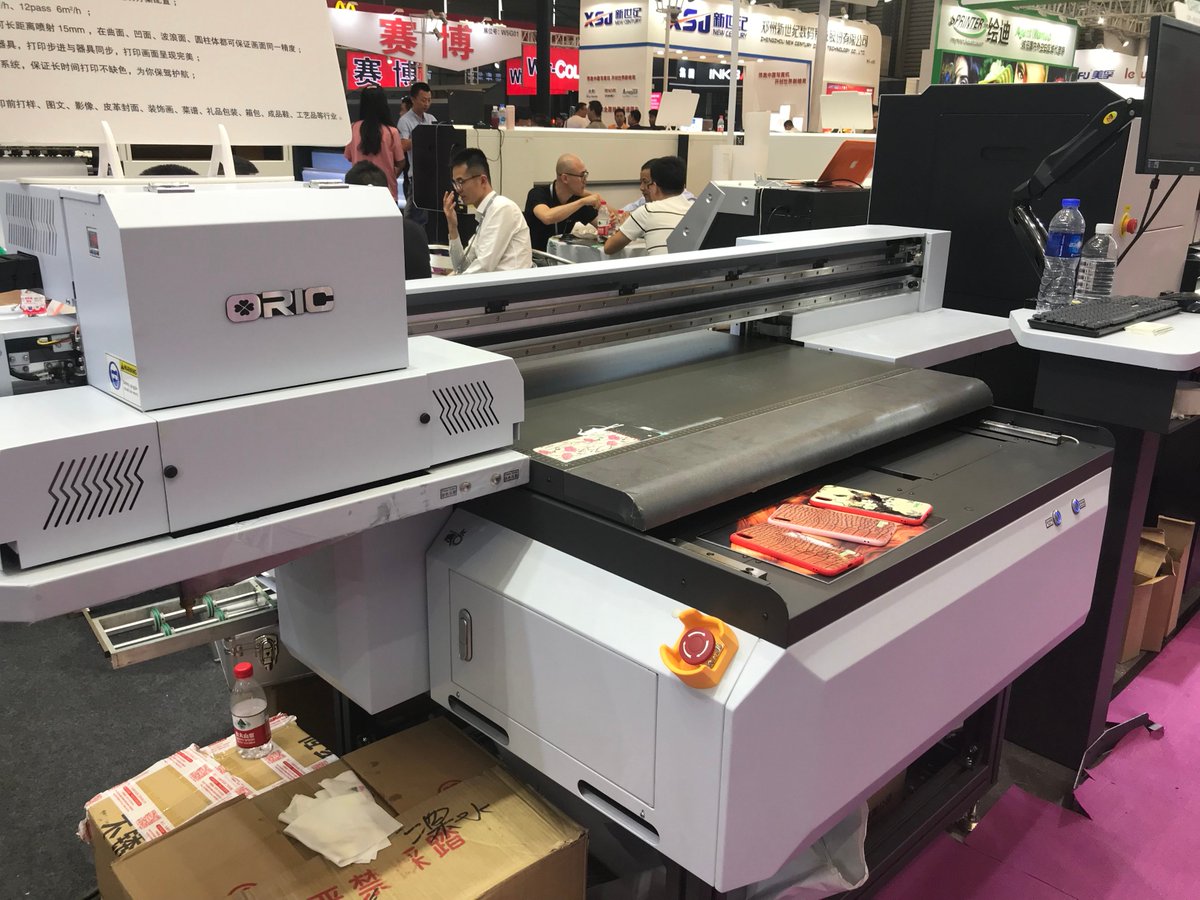 subprinting's tweet photo. Impresora UV de cama plana de alto rendimiento 
- 2-4 cabezales de impresión industriales opcionales;
- Tamaño de impresión: 600 mm (X) x 900 mm (Y);
- Espesor del soporte de 1 mm a 150 mm;
- Altura máxima de curvatura: 15 mm;
whatsapp +8616643528238 https://t.co/gy8ZX9PPhB