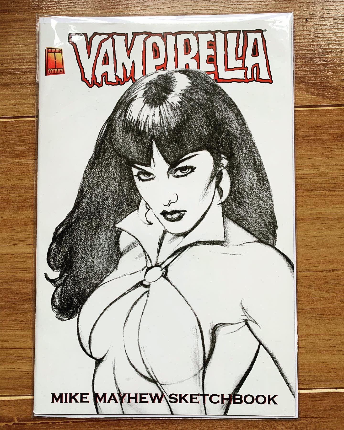 VAMPIRELLA MIKE MAYHEW SKETCHBOOK ヴァンピレラ VAMPIRELLA MIKE MAYHEW SKETCHBOOKヴァンピレラ