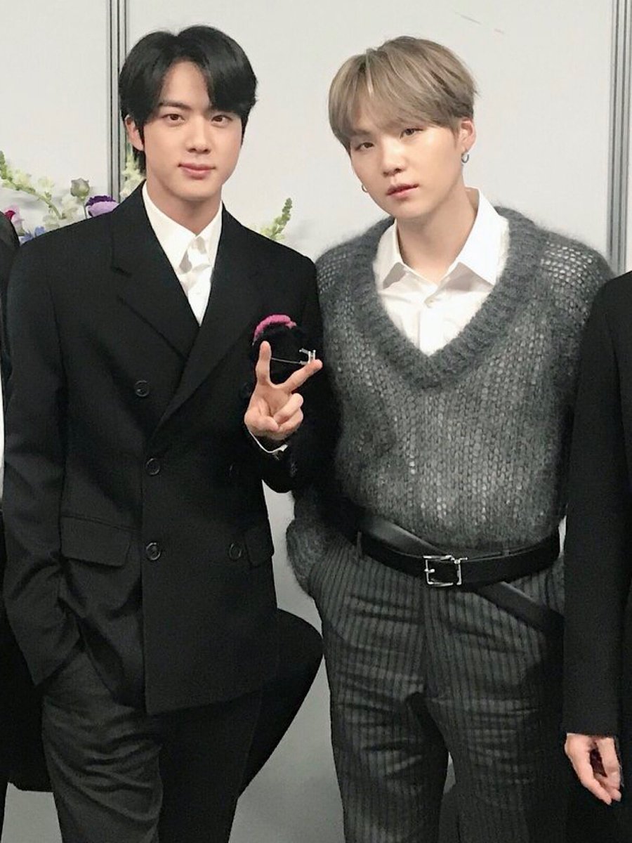 Yoonjin’s height difference - a devastating thread