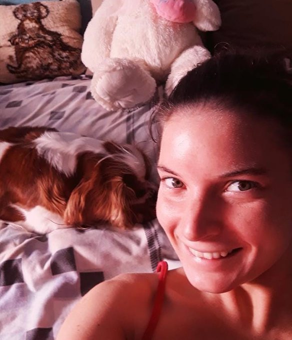 Vid&aacute;m sz&eacute;p h&eacute;tfőt k&iacute;v&aacute;nok mindenkinek! 😚 #relaxathome# #withmybeautydog# 💖❤ https://t.co/u9SspEl4n7