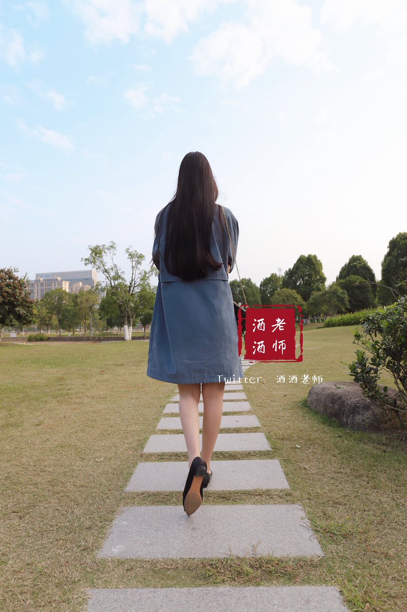 好久没这么早下班过啦～
今晚吃顿火锅开心下，
老师不甜，我超辣。
💖💖💖

bty，快18w了也。私信跟老师说想看什么类型的，老师抽一位有创意的同学拍一组给大家看～ https://t.co/SbNjaxlBme
