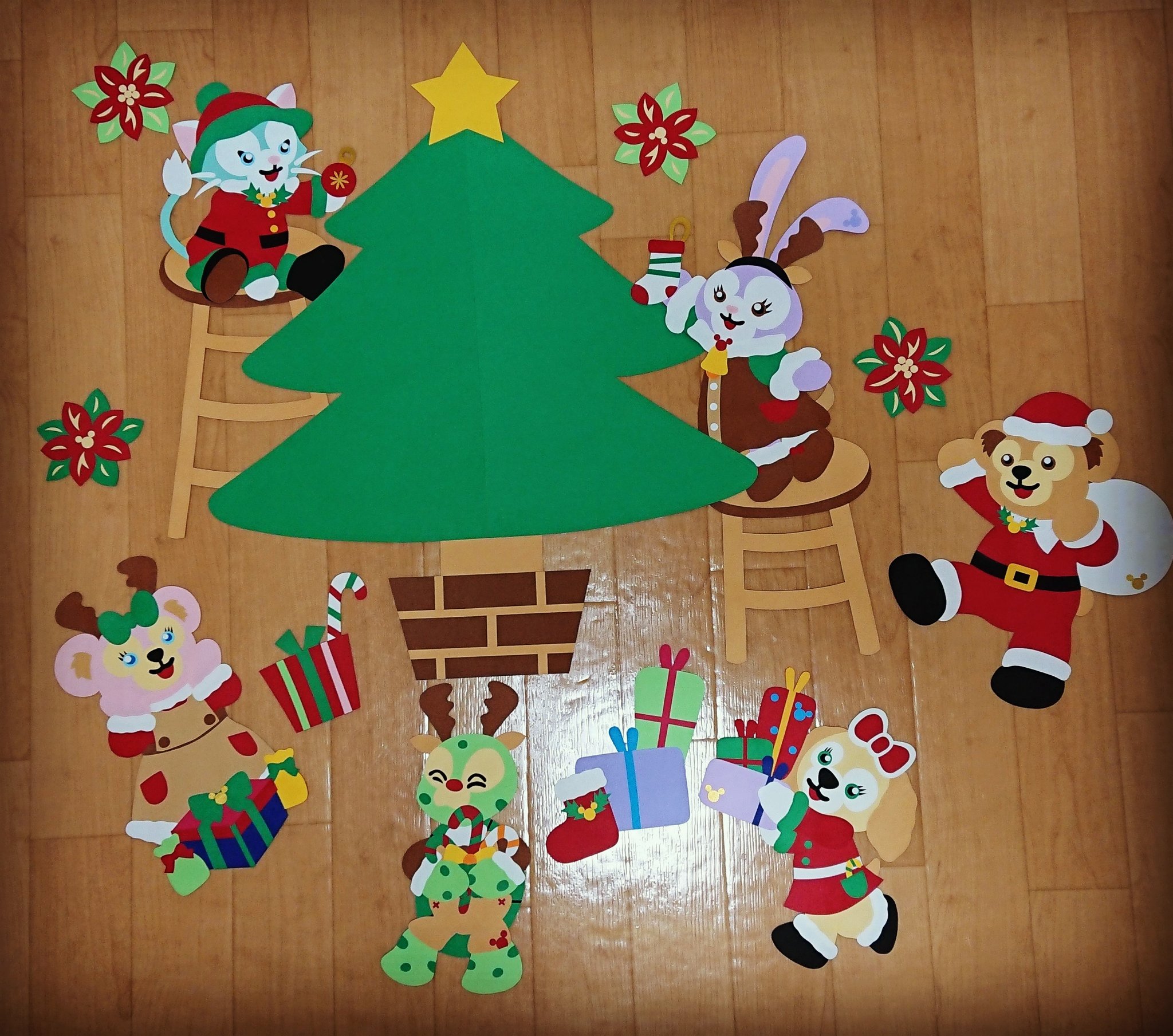 ゆゆまま ディズニー大好き 今年のクリスマス飾り 今年はクリスマスツリーを徐々に飾りつけるタイプを作ったよ クリスマス クリスマス飾り クリスマス壁面 ディズニー ダッフィー シェリーメイ ジェラトーニ ステラルー クッキーアン オル
