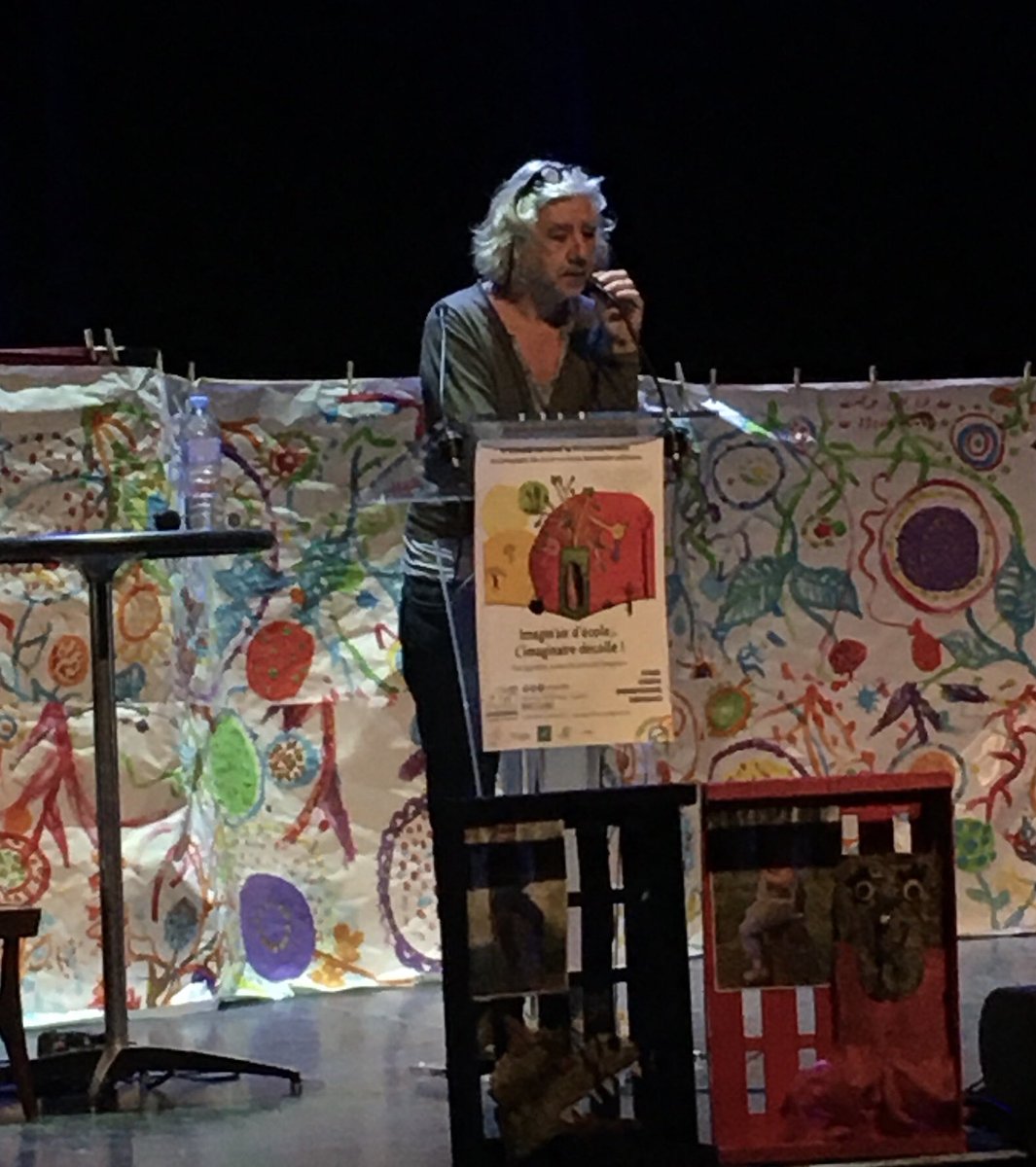 Conférence d’Hervé Tullet au congrès de l’Ageem... surréaliste, poétique, onirique, ancré dans le réel, « déjanté » magique !!!