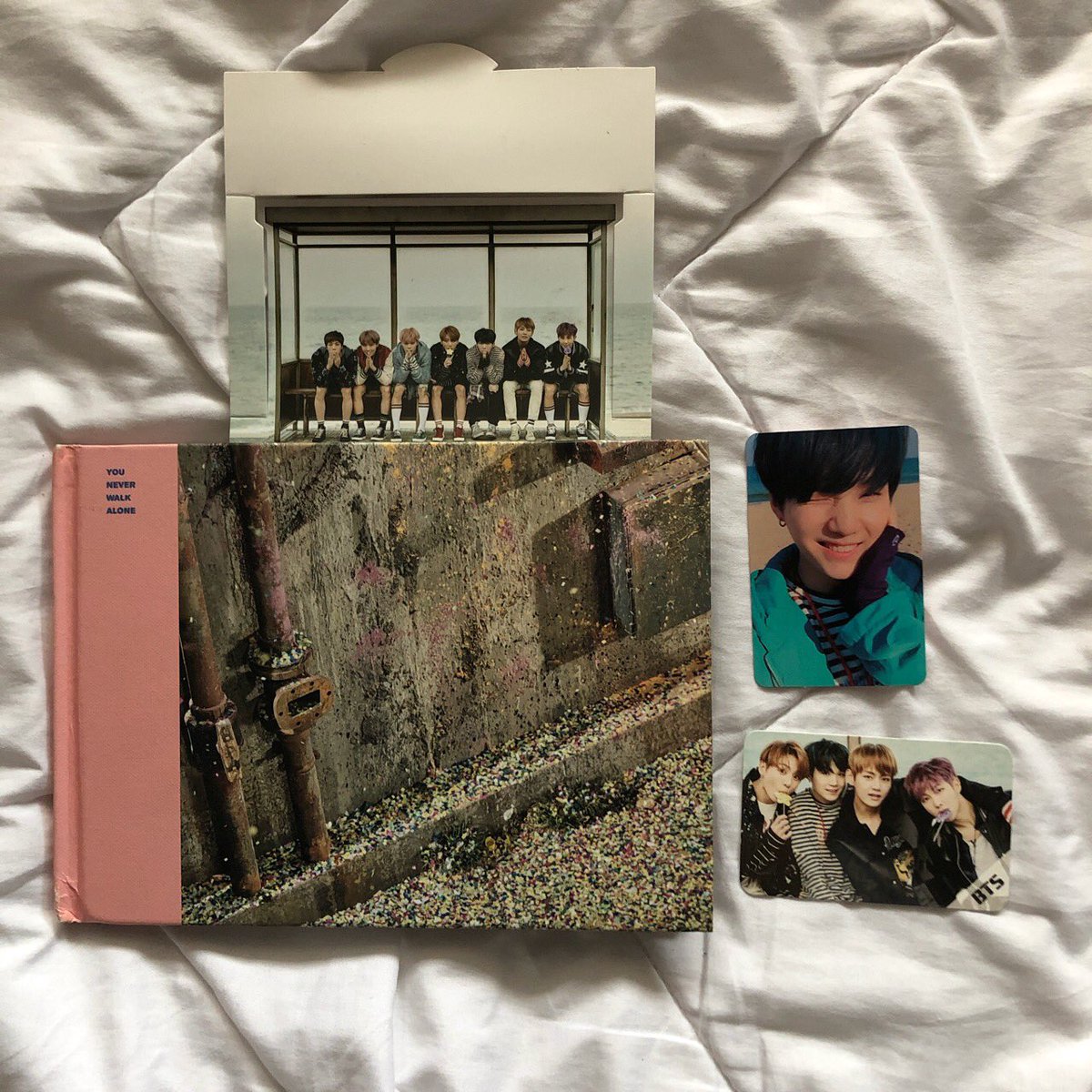 ralucbb's tweet photo. Selling BTS ALBUM You Never Walk Alone (YNWA) Pink Version 

- bonus photocard
- worldwide shipping 
- 15€ + postage 
- dm if interested! https://t.co/j2dhT2x5Id