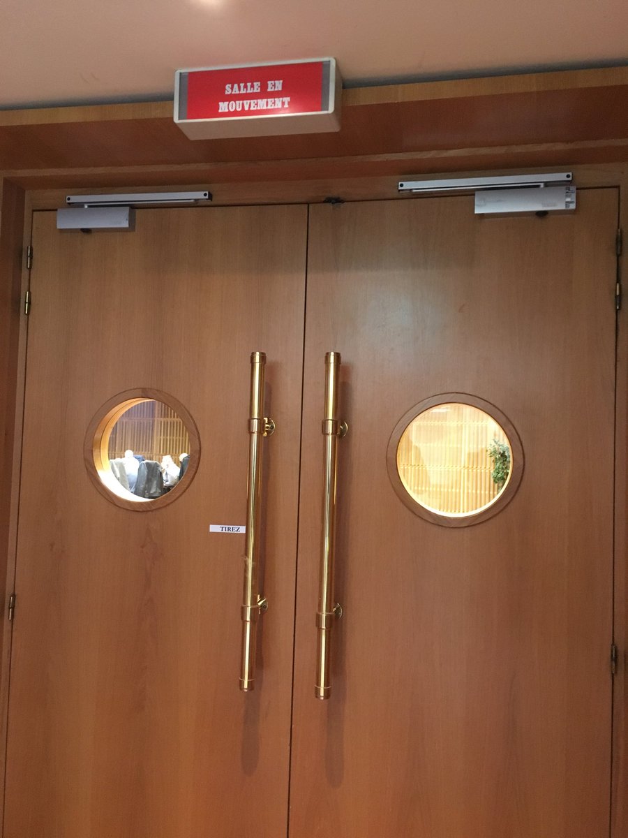 Anais_Bouissou's tweet photo. #Bridgestone #Bercy 

Point d’étape toujours en cours dans « la salle en mouvement ».

#MeetingWithAView https://t.co/zaY9njUBa9