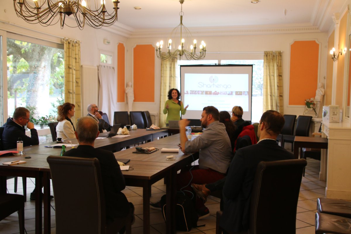 S'inspirer dans l'échange, penser sa stratégie long terme et agir concrètement dès maintenant pour une #transition 🌿écologique👩‍👩‍👧‍👧sociale 🖥️numérique avec Catherine BERTHILLIER Grand reporter et Fondatrice de Shamengo, et <a href="/pagesyl/">Sly</a> Dirigeant de <a href="/silboinnov/">Silbo</a> #UDELTransition