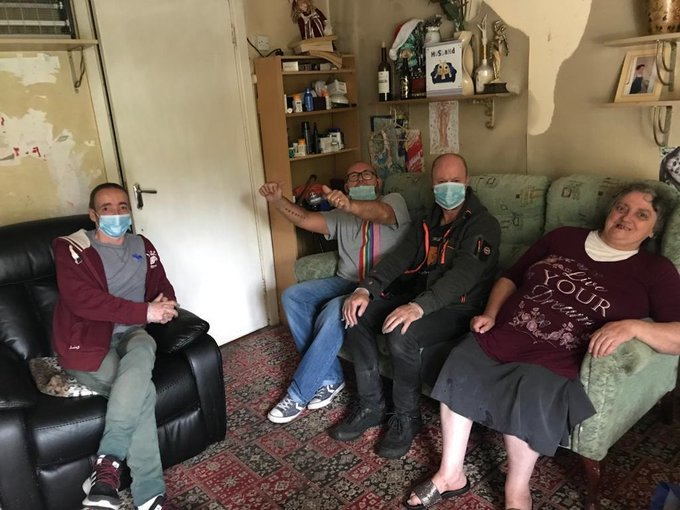 CdpBluebell's tweet photo. Another Satisfied customer Marlene with her new couch but what a job we had delivering it 😃😃😄 https://t.co/bsmUkYmM1v