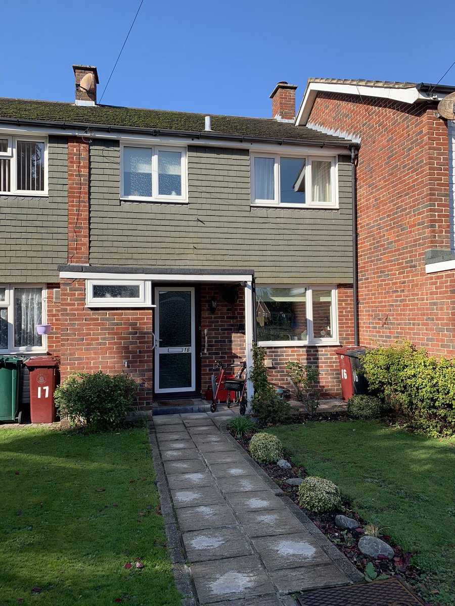 AspireCountry's tweet image. Be Quick! 
We have a fantastic three bed terrace in Chichester coming on to the market at £299,950 ...great price!  Nice garden and a garage.  #Chichester