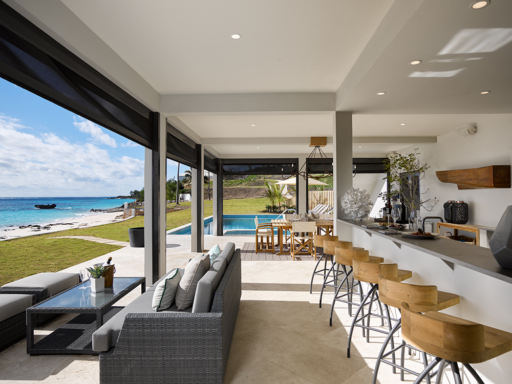 You + four friends. Which of these private islands or villas would you want to "work from home" this fall? 
🌴 Oswego Island
🌴 Hawkins Island
🌴 Island House 
🌴 The Residence at The Loren
tinyurl.com/y6bf29ys 

📷. : @regosir_bermuda, @gavinhowarth