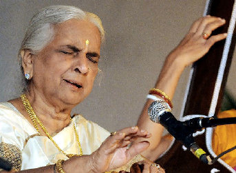 11/n #SaraswatiDarshan  #सरस्वतीदर्शनThumri queen Padma Vibhushan Vid.  #GirijaDevi ji (8 May 1929 – 24 Oct 2017), one of the greatest vocalists of the Banaras/Senia traditions, had equal command over Khayal, Thumri, Dadra, Tappa, Kajri, Hori, Chaiti.  http://www.itcsra.org/TributeMaestro.aspx