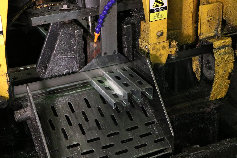 AllFasteners's tweet image. Fast, efficient and cut to the size you need!

That&apos;s what you get from our custom length cutting capabilities. Our process takes your measurements and provides you with a custom solution. #customlengthproducts #solutionsoriented