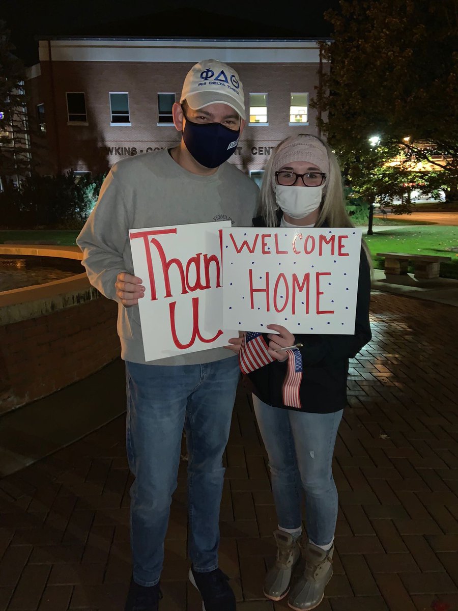 AU_GIVS's tweet photo. Last night we had 12 volunteers welcome home local veterans in the Honor Bus program! This program provides veterans a trip to Washington DC as well as a welcome home that they may not have gotten in the past. From all of us here at AU, Thank you to all of our local veterans! https://t.co/lGnlUu6zCF
