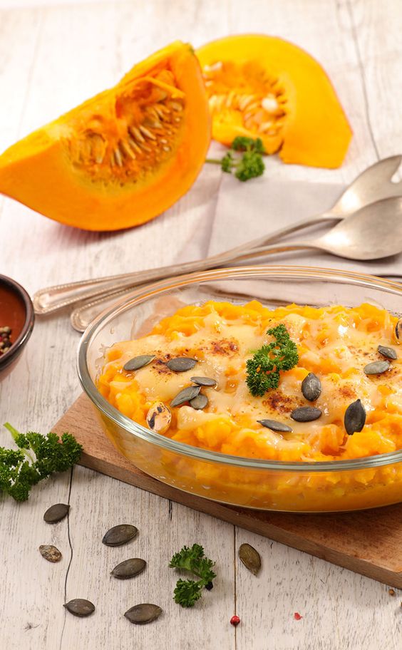 sieclevert's tweet image. #LegumeDeSaison C’est la saison du #potiron, légume phare de cet automne 🎃🍂 ! Riche en vitamine A, il appartient à la famille des Cucurbitaceae !