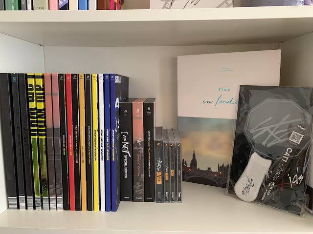 [ #DellePHGO]Stray Kids Assorted Sealed AlbumsPrices are ALL IN + lsf Counted in Charts Sealed and OfficialDOO/DOP: Nov. 10NORMAL ETAORDER HERE: https://bit.ly/30X0Zas *Photo credits to the real owner*
