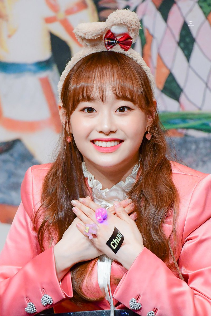 Dear_My_Chuu's tweet photo. 지우야 생일축하해💗💗

#HappyChuuDay
#이달의소녀 #LOONA #츄 #Chuu #김지우 @loonatheworld https://t.co/Se6s4ImT1L