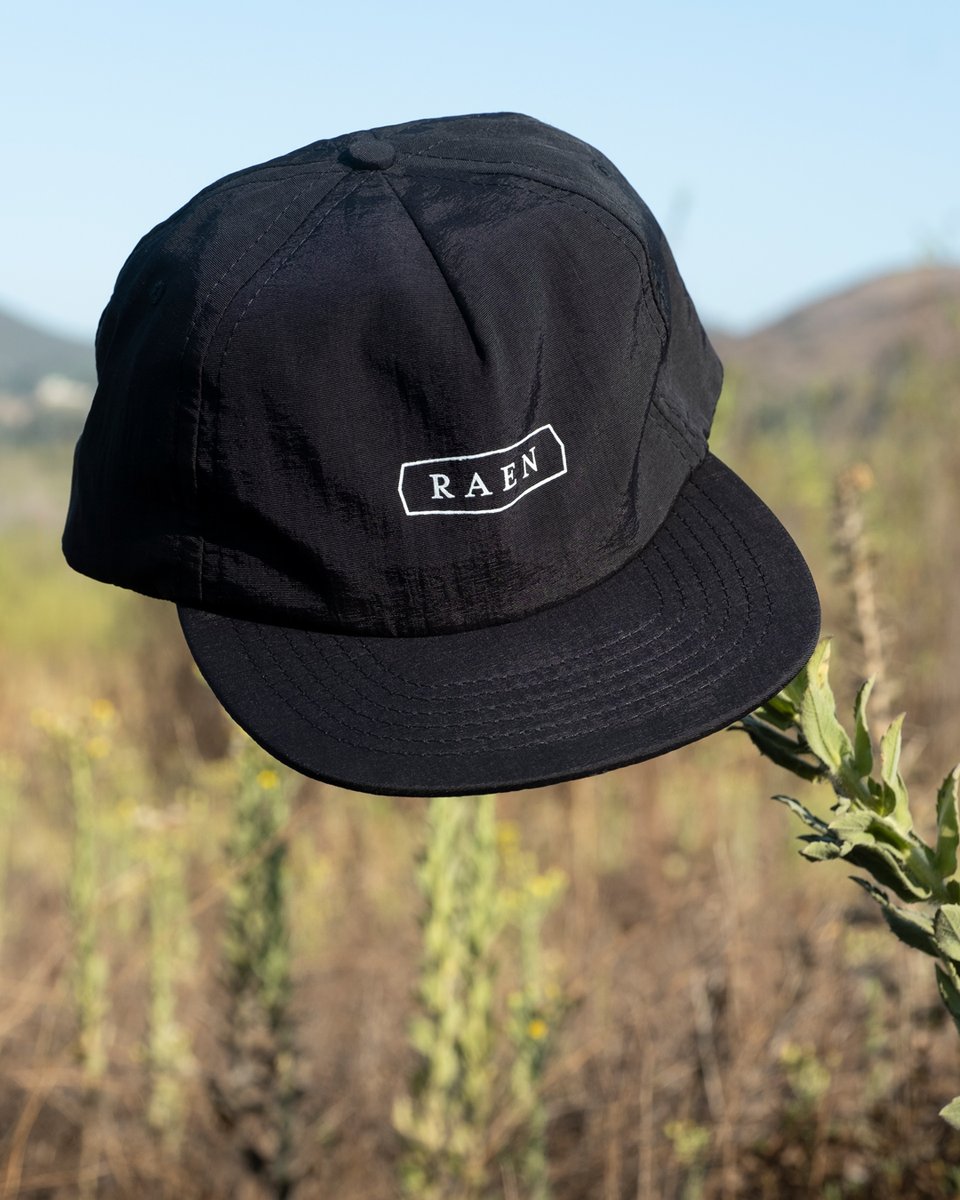 raen_optics's tweet photo. A fresh drop of apparel has arrived. Explore the new collection of hats, tees, and other high-quality accessories.
—
#RAEN. Inspired by the Classics.
#HandmadeForToday. https://t.co/xyE3CBqb8Q