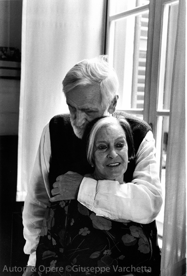 curiousoctopus's tweet image. 🖤Addio to Enzo Mari––here with adored Lea Vergine. Many can do great design but few can also touch hearts, poke stomachs, and ignite minds as deeply as Mari did. Get to know him through @alicerawsthorn's IG posts and a new @triennalemilano exhibition (ph. Giuseppe Varchetta)