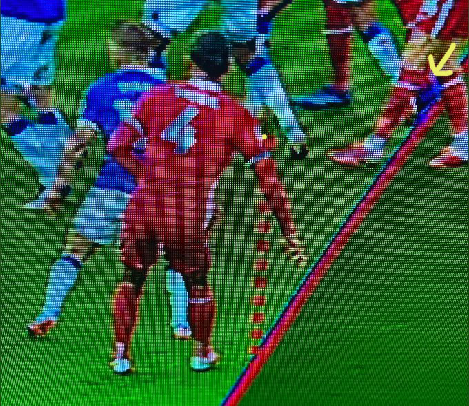 Final point on the Van Dijk offside. Some say the blue splodge is Calvert-Lewin's boot and the offside line is incorrect. Blue splodge is Joel Matip's boot, so the line is right. Also, the calculation point is not the elbow. I've marked it with a yellow dot on the upper arm.