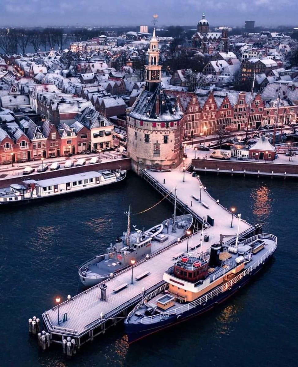 Clipping Path Birds Pickup :

This drone shot of Hoorn in the winter is just like a fairytale ❄️ what do you think!

📸: @niels_tichelaar_photography
📍: Hoorn, Noord Holland
#netherlands
#dutch
#clippingpathbirds
