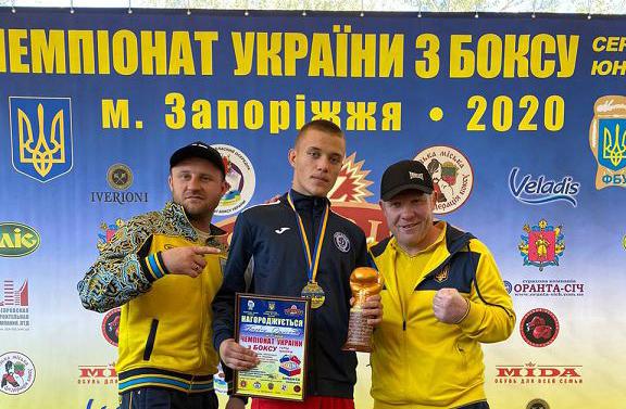 У Запоріжжі завершився чемпіонат України з боксу серед юніорів, в якому взяв участь студент факультету № 6 Олександр Балабін. У ваговій категорії 70 кг Олександр провів чотири зустрічі. У першому бою він отримав упевнену перемогу нокаутом.
Детальніше: https://t.co/v5wf45HVQ0 https://t.co/SlyWTnipU8