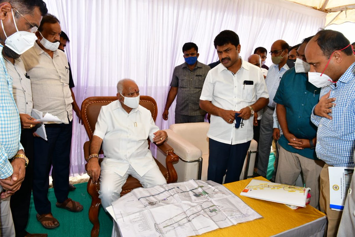 ಮುಖ್ಯಮಂತ್ರಿ <a href="/BSYBJP/">B.S.Yediyurappa</a> ರವರು ಇಂದು ಶಿವಮೊಗ್ಗ ವಿಮಾನ ನಿಲ್ದಾಣ ಕಾಮಗಾರಿಯ ಪ್ರಗತಿ ಪರಿಶೀಲಿಸಿದರು. 

ಸಂಸದ <a href="/BYRBJP/">B Y Raghavendra</a> ಹಾಗೂ ಅಧಿಕಾರಿಗಳು ಈ ಸಂದರ್ಭದಲ್ಲಿ ಉಪಸ್ಥಿತರಿದ್ದರು