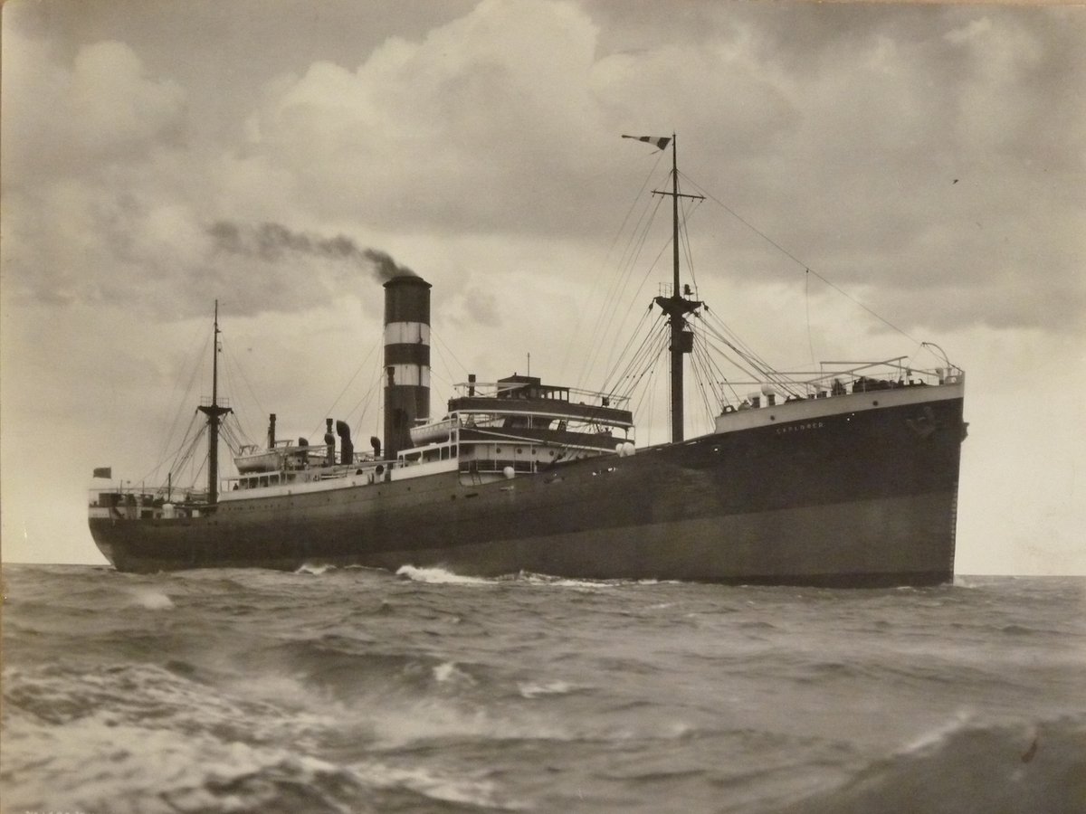 TWArchives's tweet photo. Looking ....#eXcellent - Swan Hunter's cargo ship, Explorer, completed in 1935. #ArchiveZ #AtoZ #GettingCreativeWithLetterX #sorry https://t.co/dNoNNUX5gP