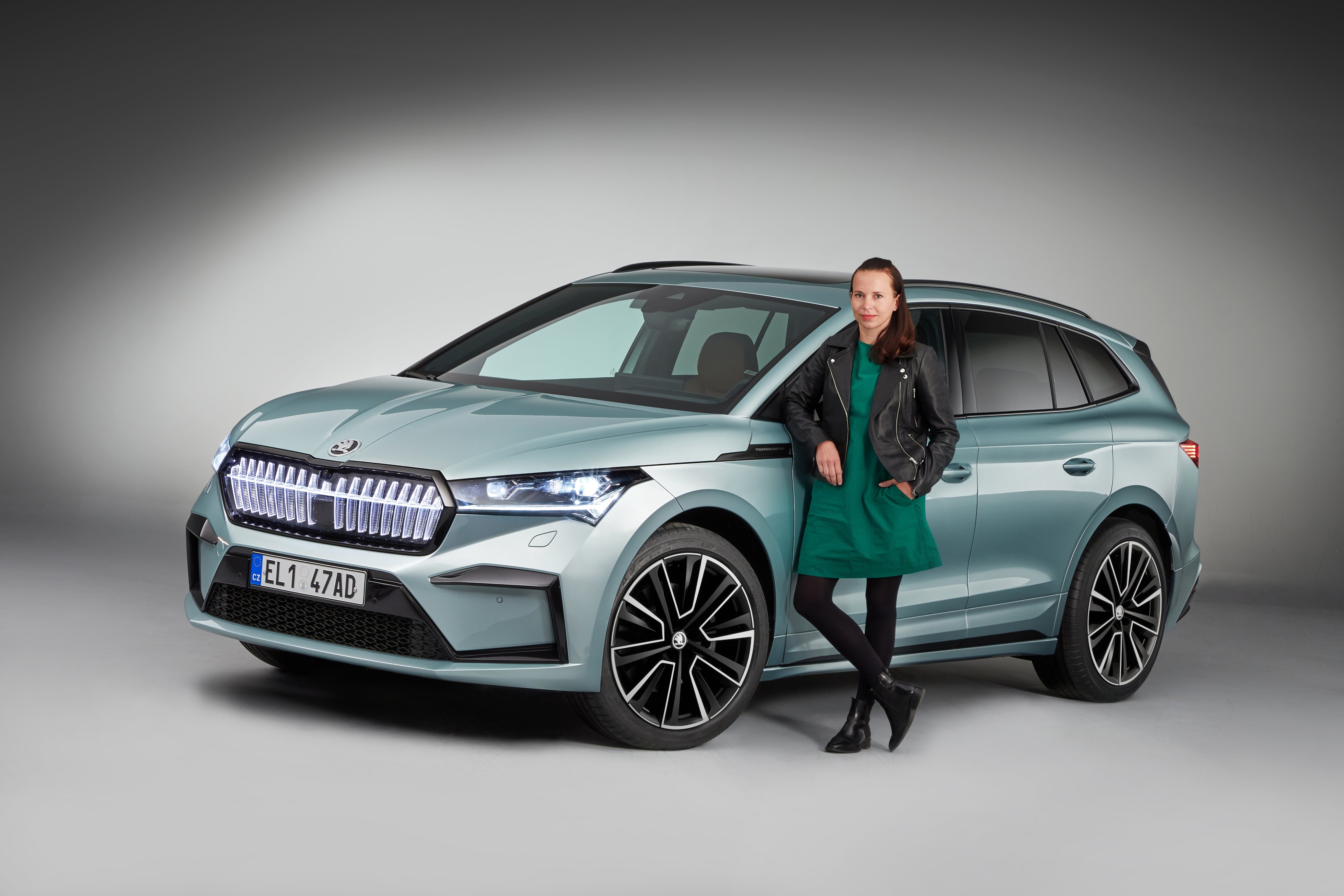 Škoda Auto News on Twitter: ""The ENYAQ iV proves that #ElectricCars have now become a perfect fit for our everyday lives." Lead project Jens Kosyna (on the right) explains that the #