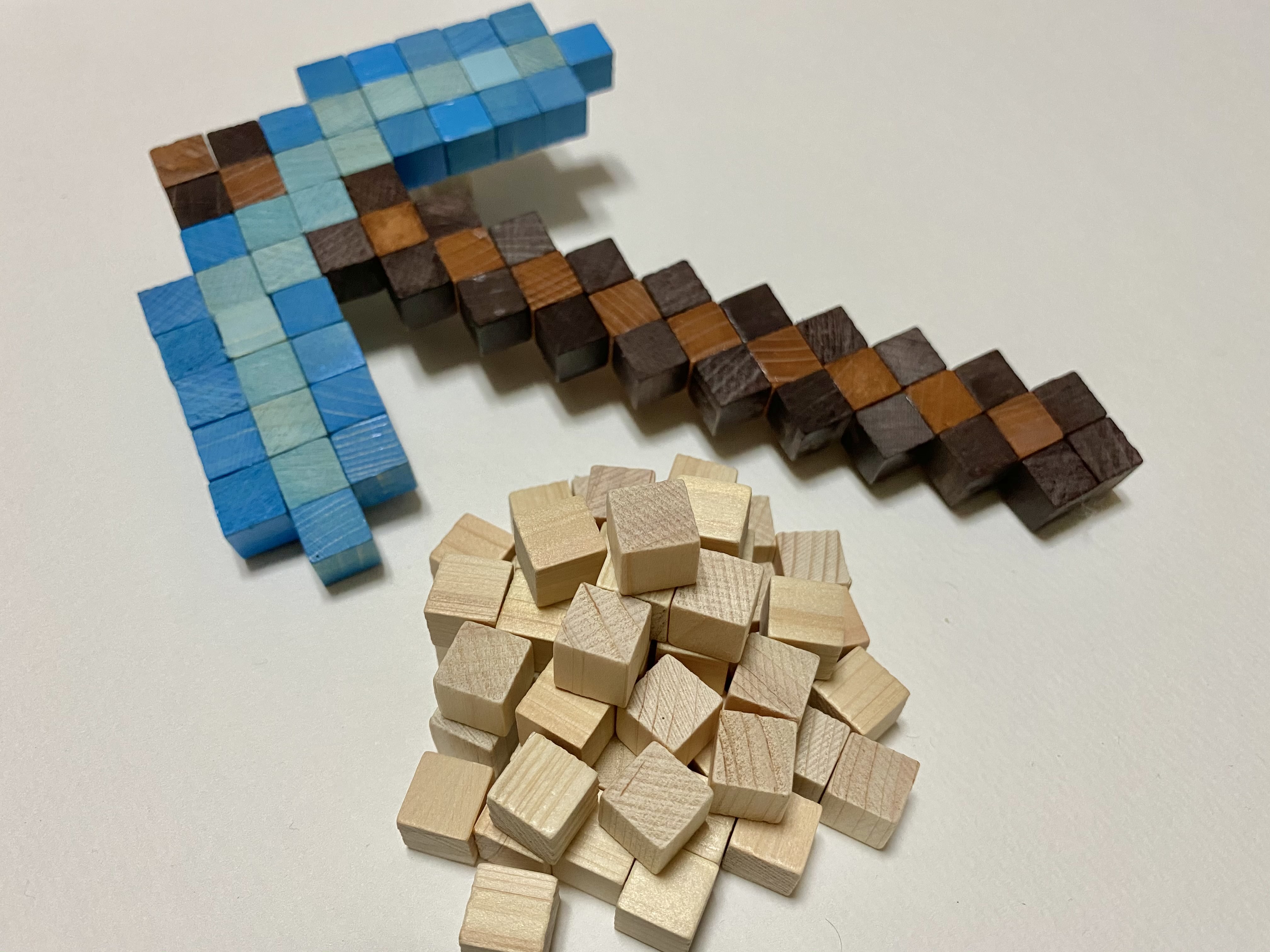 Twitter 上的 Sappoi さっぽい 立体アイロンビーズ 木材ブロックでマイクラのダイヤツルハシ作ってみました 木材アート 木材ブロック マインクラフト マイクラ Minecraft T Co Torawm4jaz Twitter