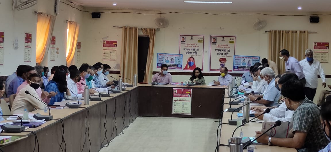 सभा०आयु०<a href="/drarushimalik/">Dr.Arushi Malik IAS</a> द्वारा टोंक जिले का प्रशासनिक दौरा, कलेक्ट्रेट में हुई बैठक व जनसुनवाई,कलक्टर सहित जिले के समस्त अधिकारी मौजूद सरकारी फ्लैगशिप योजनाओं,विकास कार्यो,चिकित्सा व्यवस्था की समीक्षात्मक चर्चा,कार्यो में प्रगति केदिए निर्देश
<a href="/RajGovOfficial/">Government of Rajasthan</a>
<a href="/RajCMO/">CMO Rajasthan</a>
<a href="/DIPRRajasthan/">सूचना एवं जनसम्पर्क विभाग, राजस्थान सरकार</a>