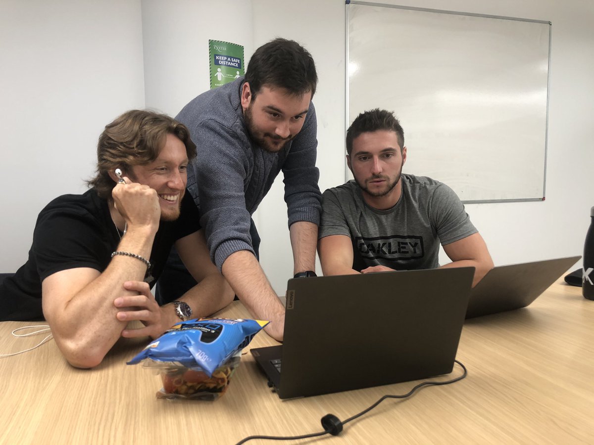 BadBiologist's tweet image. Attempting @erik_postma’s stats practicals this morning! Some #MVEC students getting help from the all-knowing @WackerOnWater! @UniExeCornwall @ExeterMarine