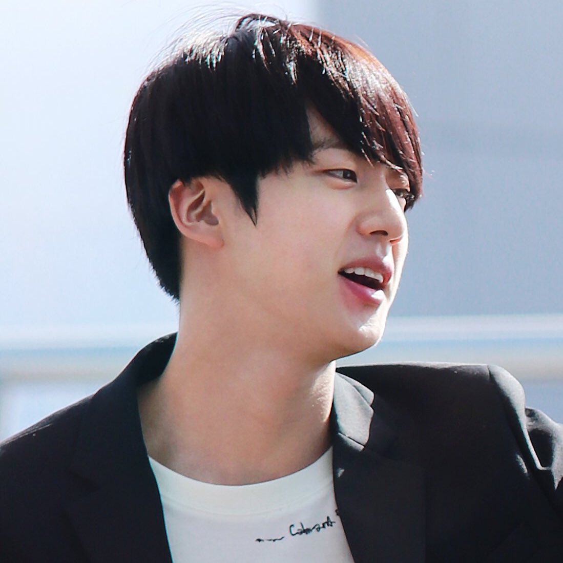 bare faced/no makeup kim seokjin— a thread 