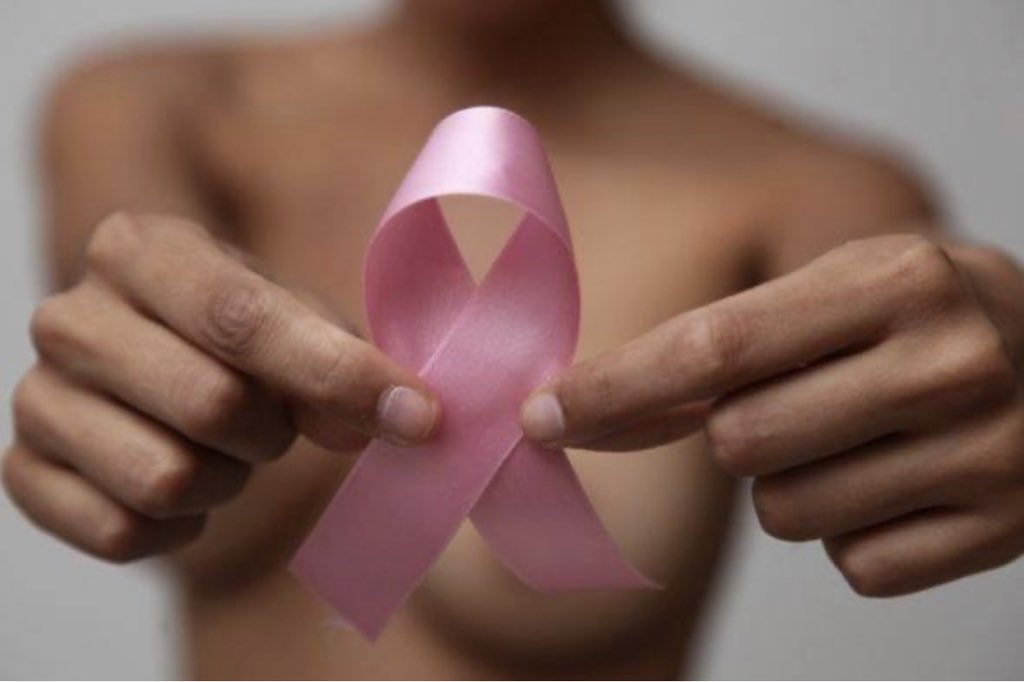 coloursfantasy's tweet photo. La gente valiente y luchadora es la que inspira y da sentido a la vida. Muchos ánimos valientes !! 19 Octubre:#DiaMundialdelCancerdeMama https://t.co/i1eiFblvHG