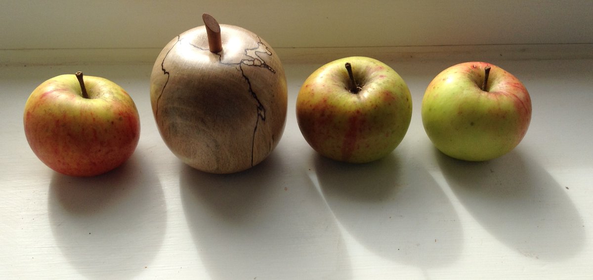 liongalleryleo's tweet photo. Hello #herefordhour ,we have been busy at the Lion Gallery Leominster collecting work for our #applesforAutumn themed window. Turned #wooden #apple one of several we will be showing. #madforapples #smallbis #herefordshiremade https://t.co/zpeclrZd7A