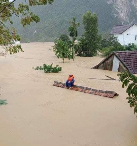 HugoNQH's tweet image. #prayforvietnam