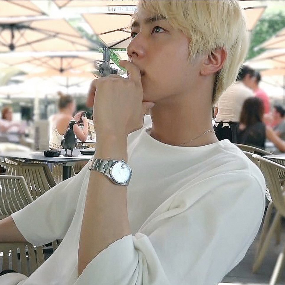 bare faced/no makeup kim seokjin— a thread 