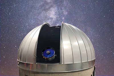 UMLResearch's tweet image. "The new #observatory is so important because it will open up so many #research and project opportunities for students,” - Shanice Kelly, @HonorsUML #physics major & VP of the UML #Astronomy Club working in the @uml_observatory. Read more: buff.ly/2T80LZX #Space