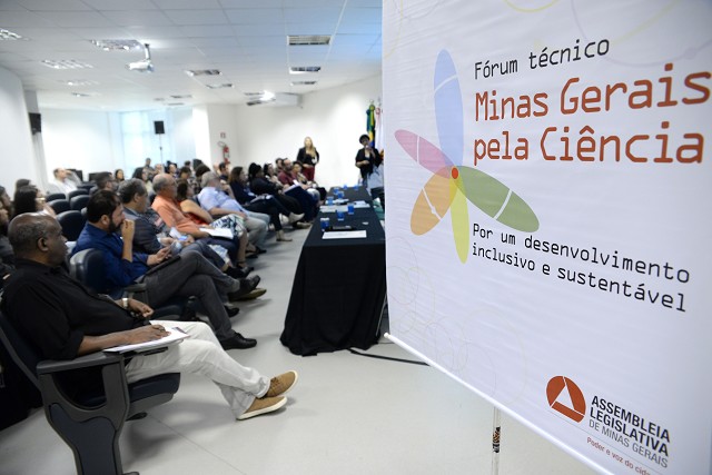assembleiamg's tweet image. #CiênciaETecnologia #DiaDaInovação Como fortalecer o ecossistema mineiro de ciência, tecnologia e inovação? O assunto será discutido hoje num webinário da @ufmg e @parque_bhtec em parceria c/ a Assembleia. A partir das 14h. Veja como vc pode acompanhar: bit.ly/3nZDDLr