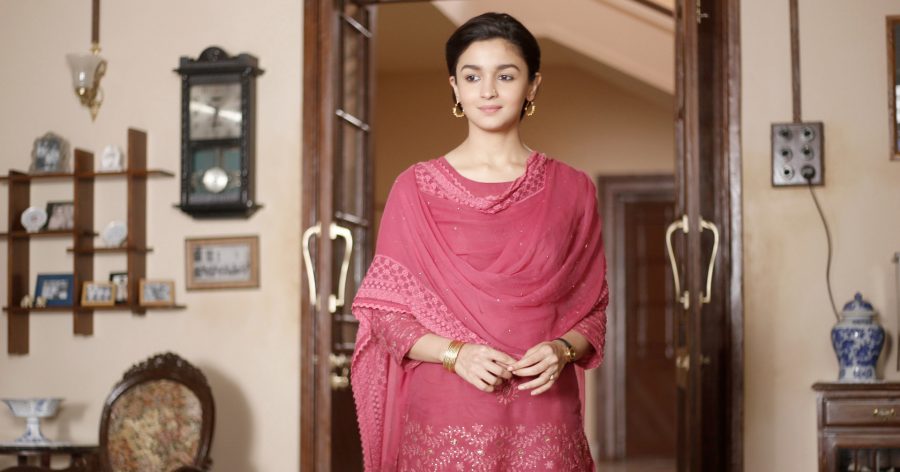 TeamAliaTelugu's tweet photo. @ImLicky19 Edhigo Bro Adigav Kada 🙂❤️
#AliaBhatt @aliaa08
#8YearsOfAliabhatt
8 YEARS OF ALIA BHATT https://t.co/c9zig8wjFQ