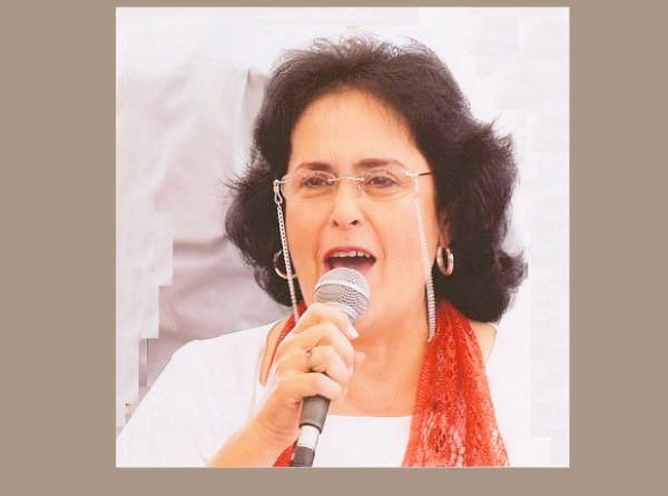 VillegasPoljak's tweet image. Me complace informar que, a propósito de cumplir hoy 69 años de vida, hemos resuelto otorgar a Lilia Vera el Premio “Aquiles Nazoa” de @minculturave y su certificado como Portadora Patrimonial de la #Cultura venezolana. ¡Gracias, maestra! Aplausos de pie. m.youtube.com/watch?v=xQy4Y0…