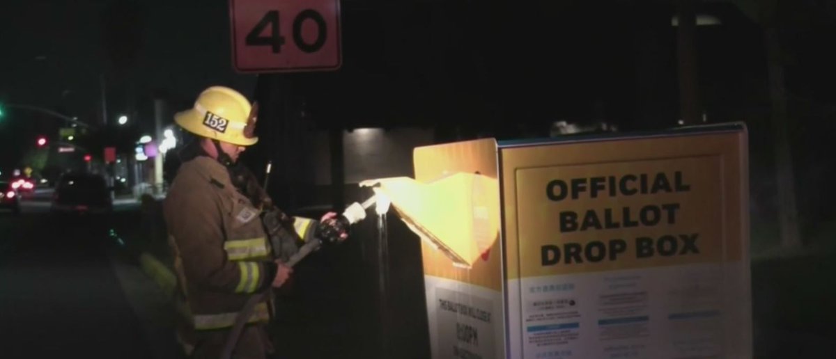 Authorities are investigating a fire which damaged an official ballot drop box Sunday night in Baldwin Park, damaging countless ballots in the process. Firefighters had to use a chainsaw to cut the box open and remove stacks of burned ballots. https://t.co/8NxjAeVVnW https://t.co/DsUCNmLQVH