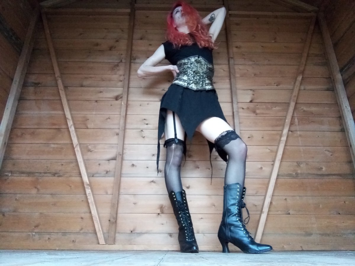 fb.me/e/32hoy7aEH
Come watch me and an amazing line up of beautiful perfomers in the Trick or Tease Halloween Special! hosted by The Tartan Unicorn Burlesque!
#WeMakeEvents #burlesque #Halloween #FirePerformance #Firemagic #horror #onlineshow #firechick #firebending #gothic